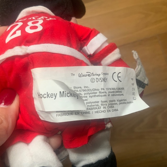 NWT The Disney Store Hockey Mickey Mouse Beanbag Toy - Picture 8 of 11